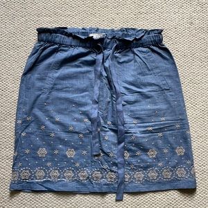Ann Taylor loft cotton mini skirt.